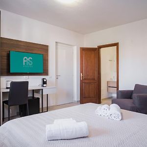 As 10 House